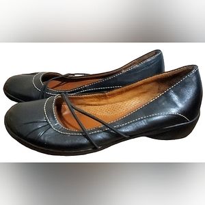 Natural Soul by Naturalizer black leather flats size 6M